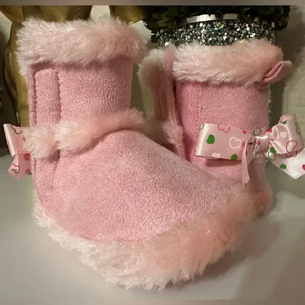 NEW pink fur boots for CUTE GIRLS SIZE 4-6 months